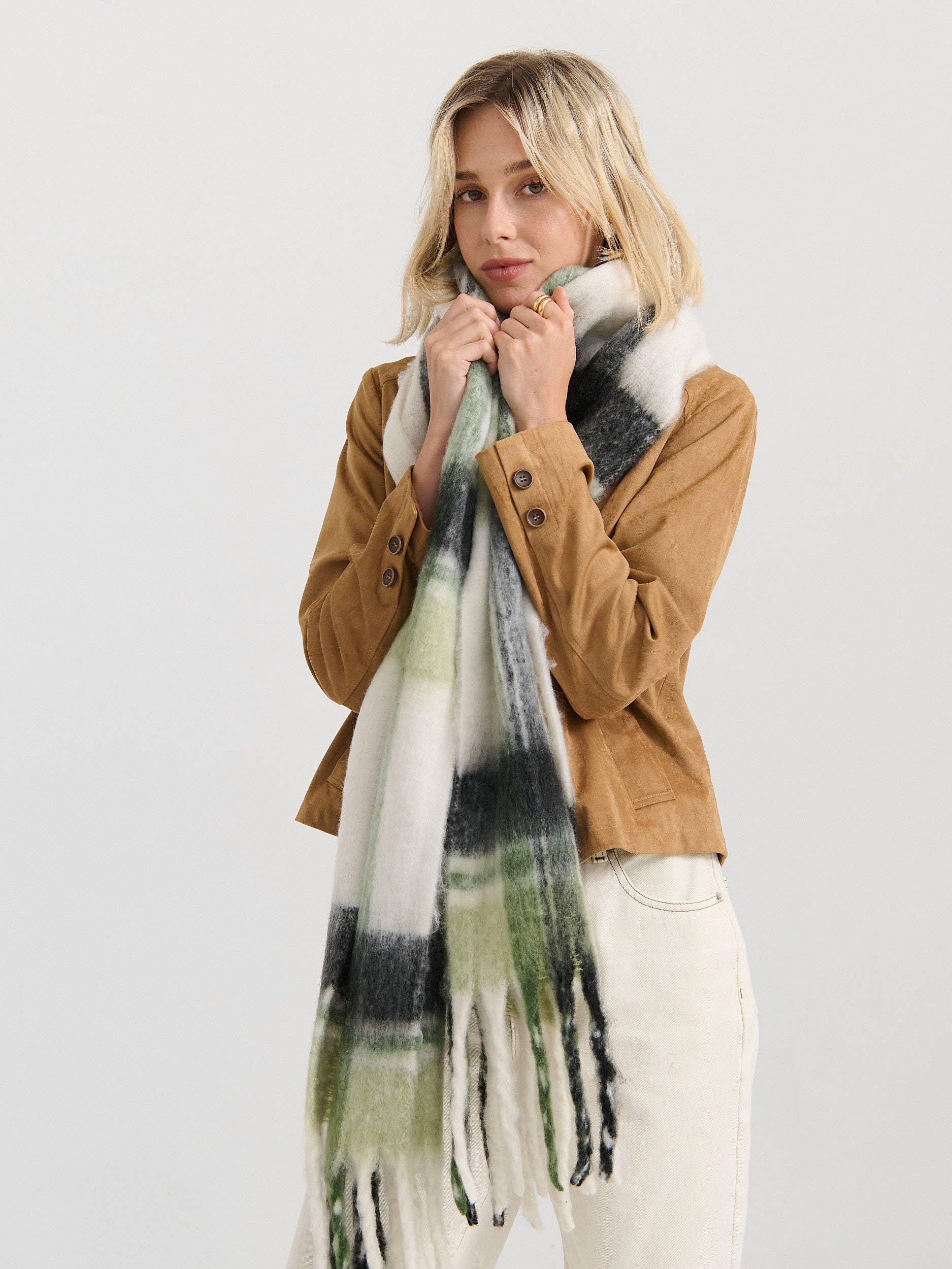 Moss Checkered Fluffy Scarf