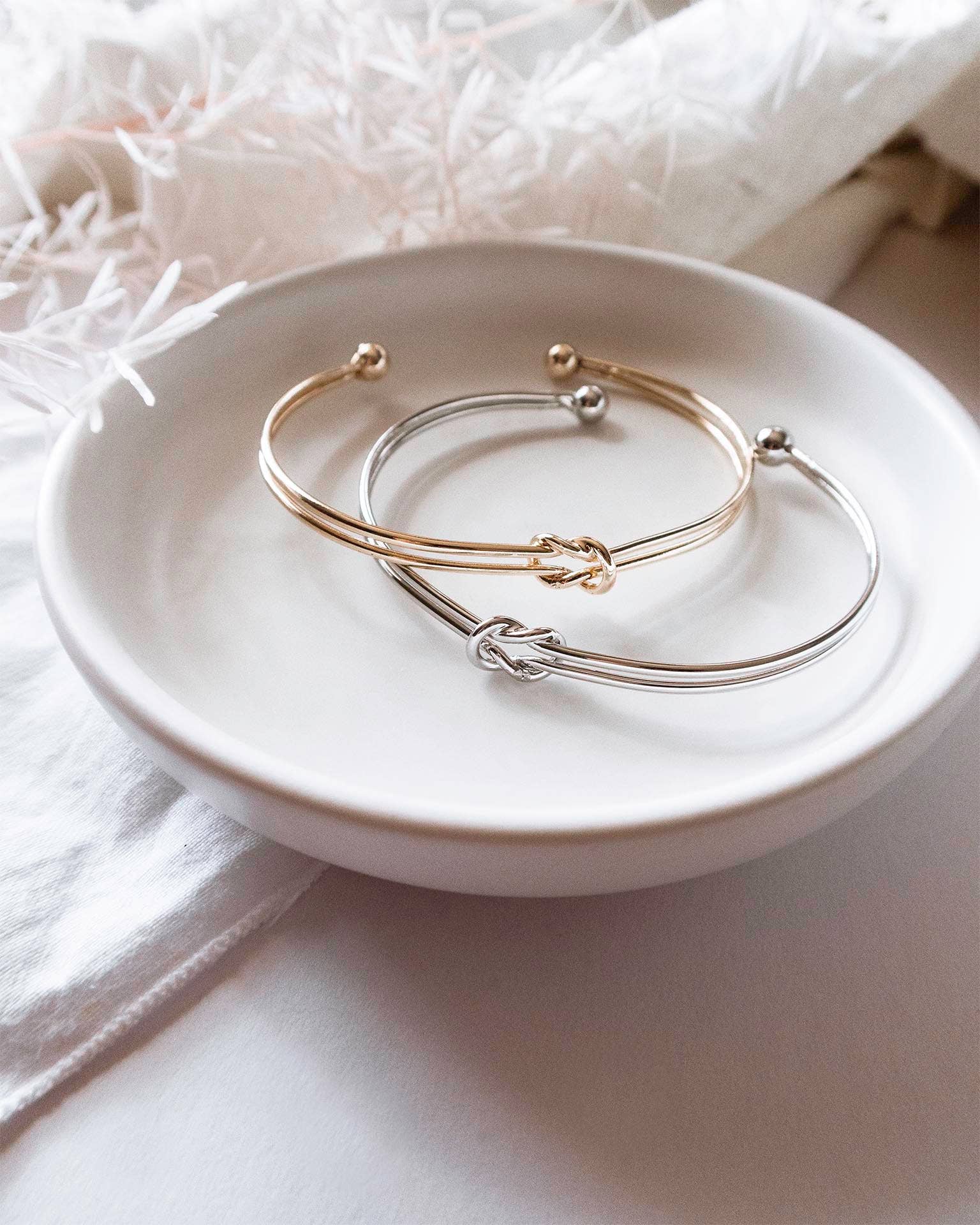 Double Knot Bangle | Gold