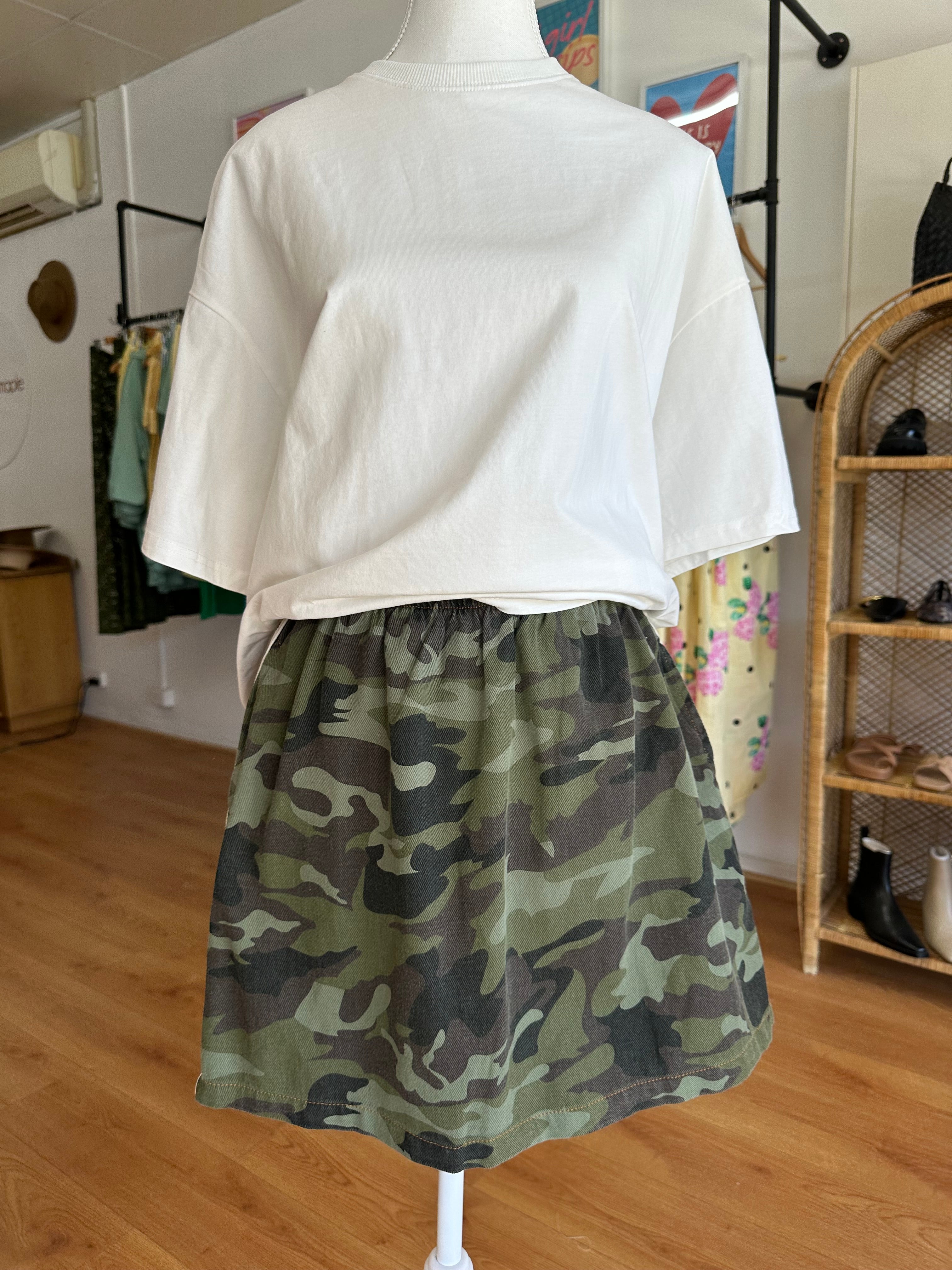 Cameo Black Heart Skirt