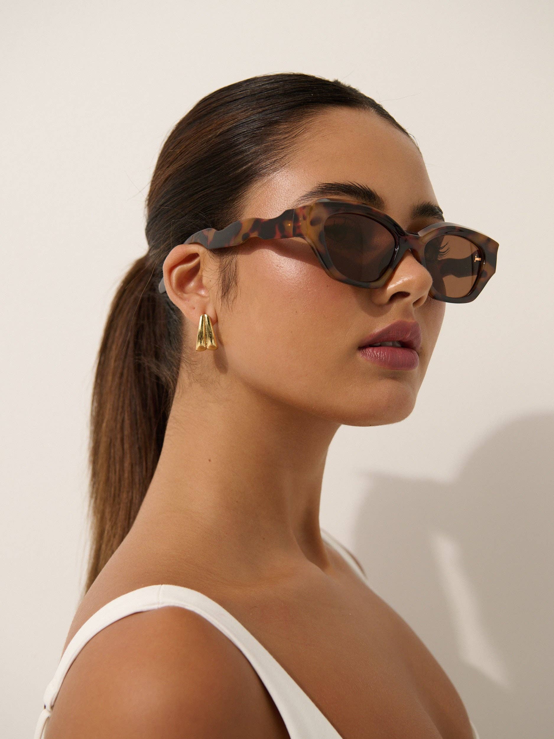 Lizzie Cat-Eye Sunglasses in Tort