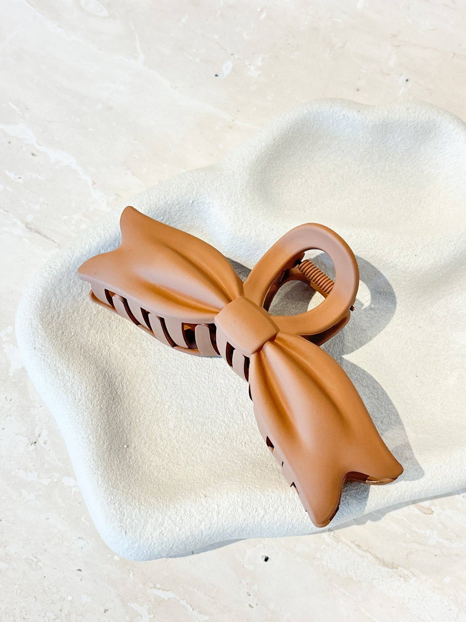 Brown Large Hair Clip ( latte)