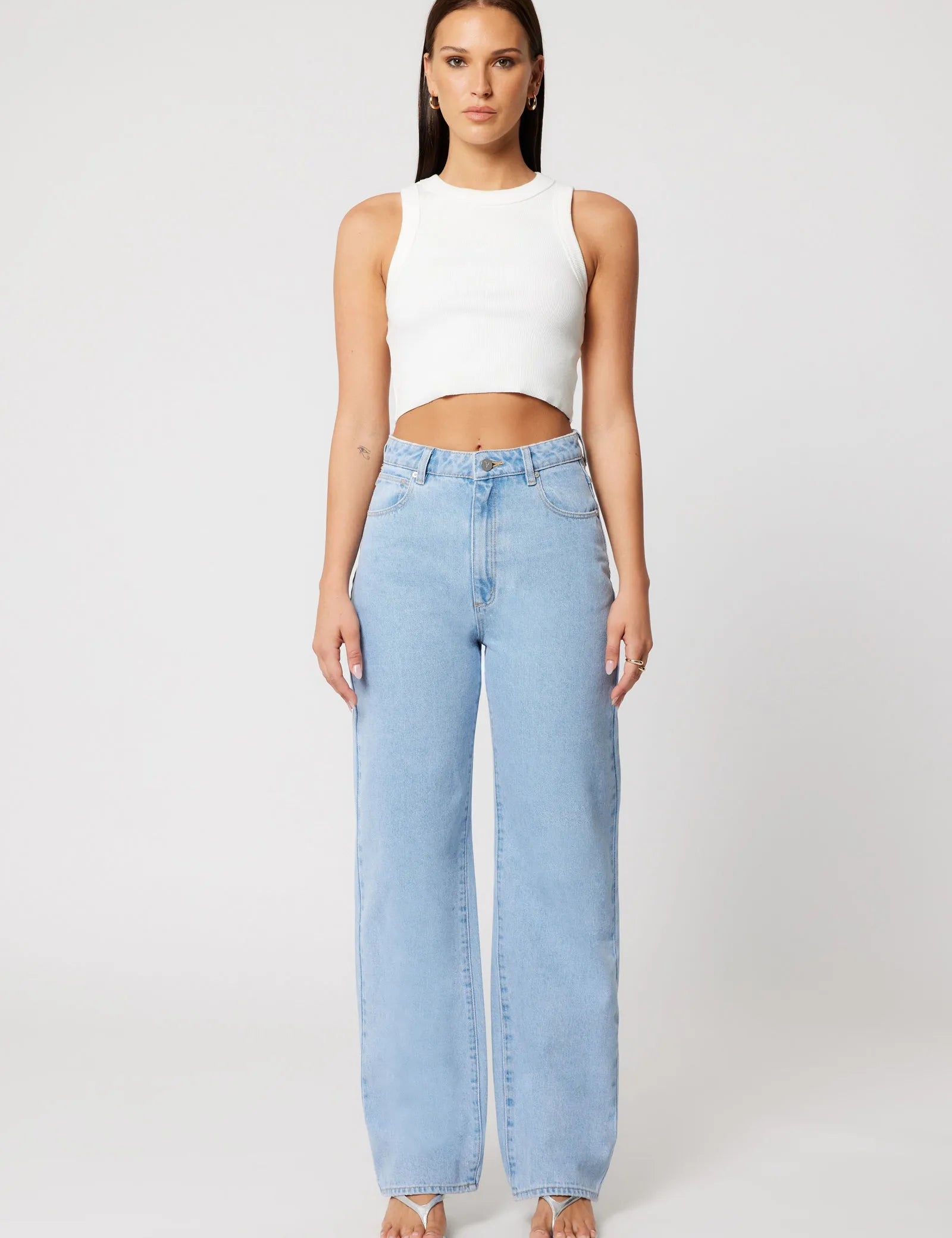 A43J72_6939_CARRIE_JEAN_KENDALL_LIGHT_VINTAGE_BLUE_002_790.webp