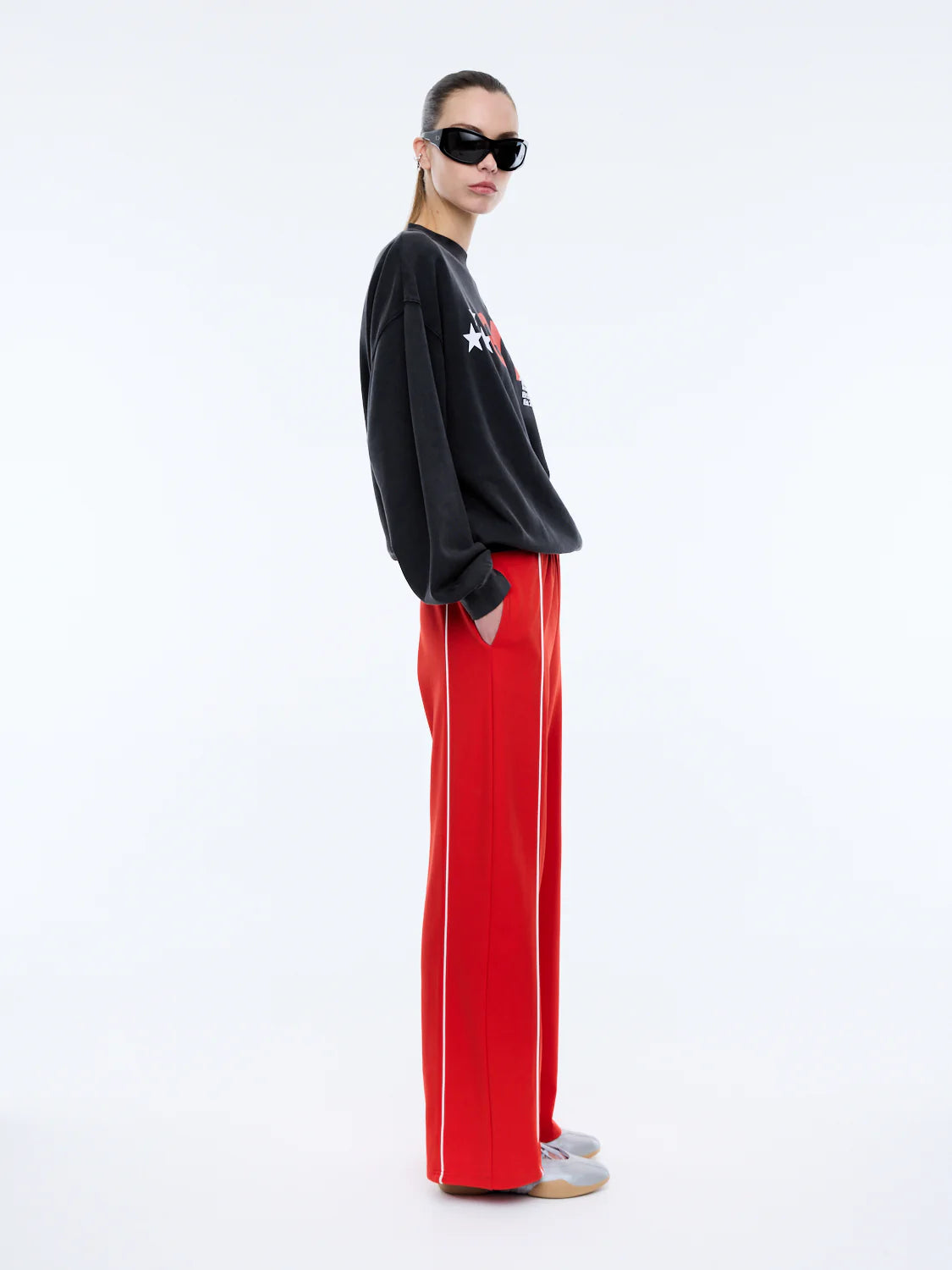Ena Pelly -Star Sweatshirt