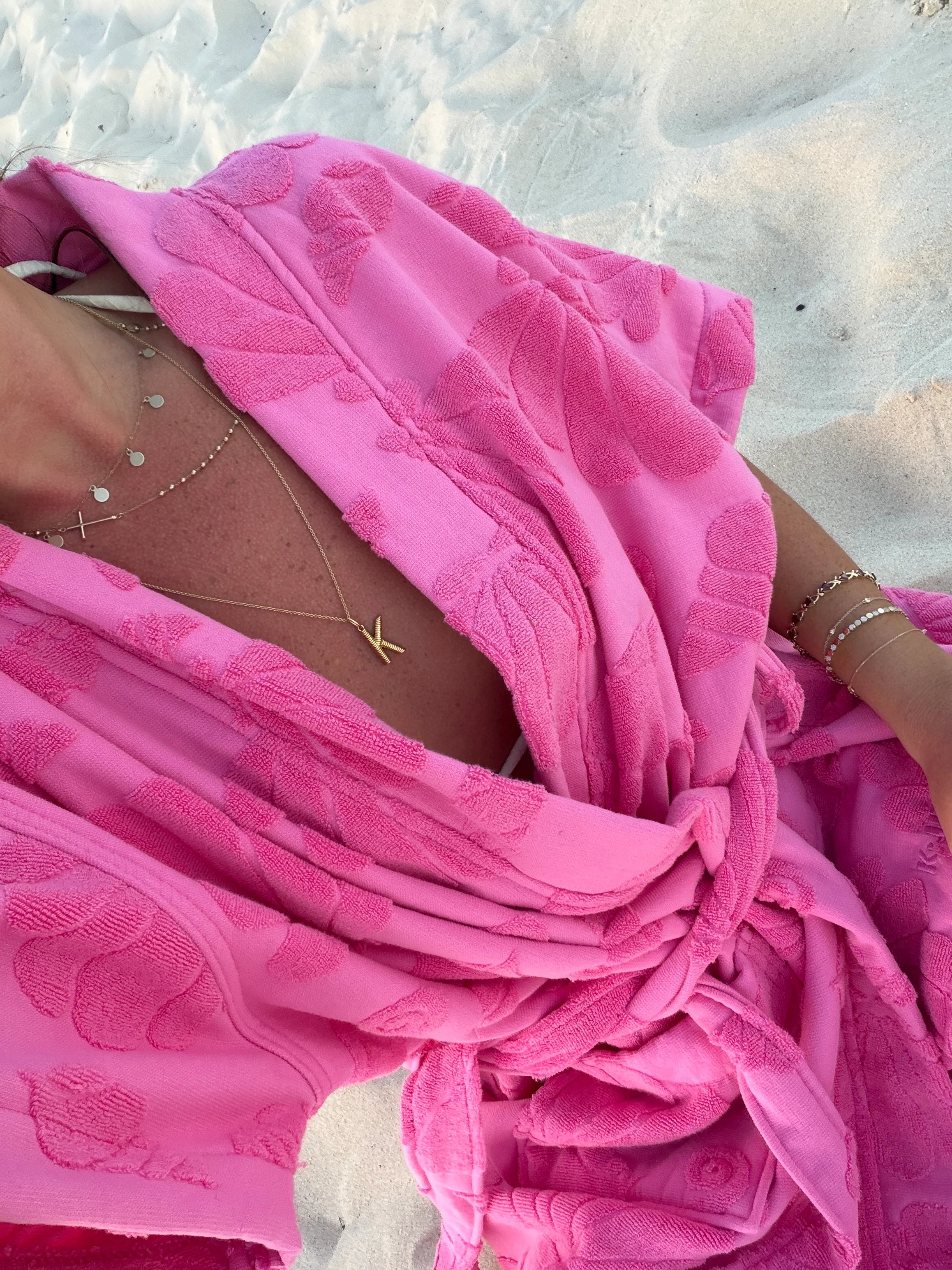 K-JULIET | Fuscia Beach & Bathrobe