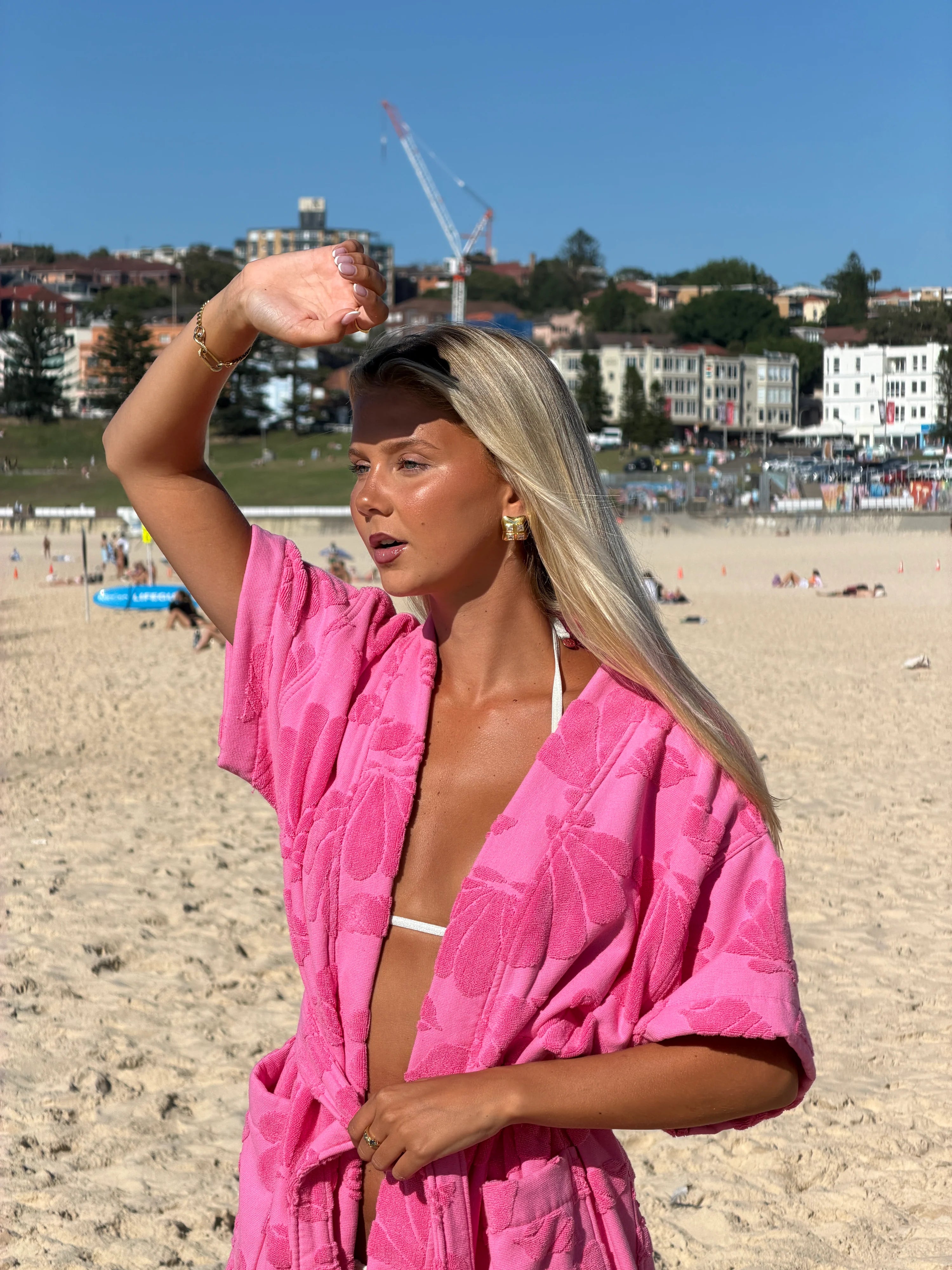 K-JULIET | Fuscia Beach & Bathrobe