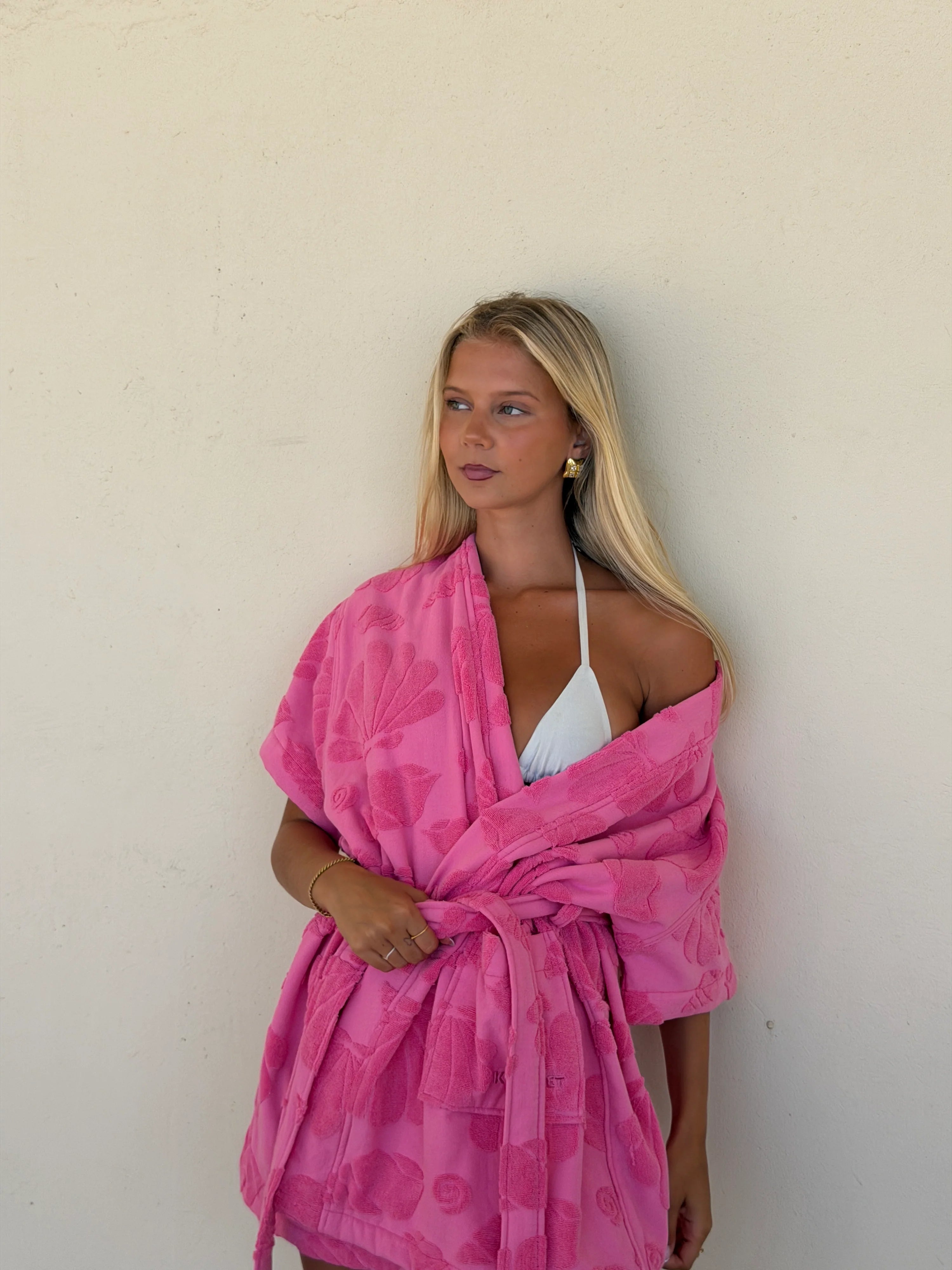 K-JULIET | Fuscia Beach & Bathrobe