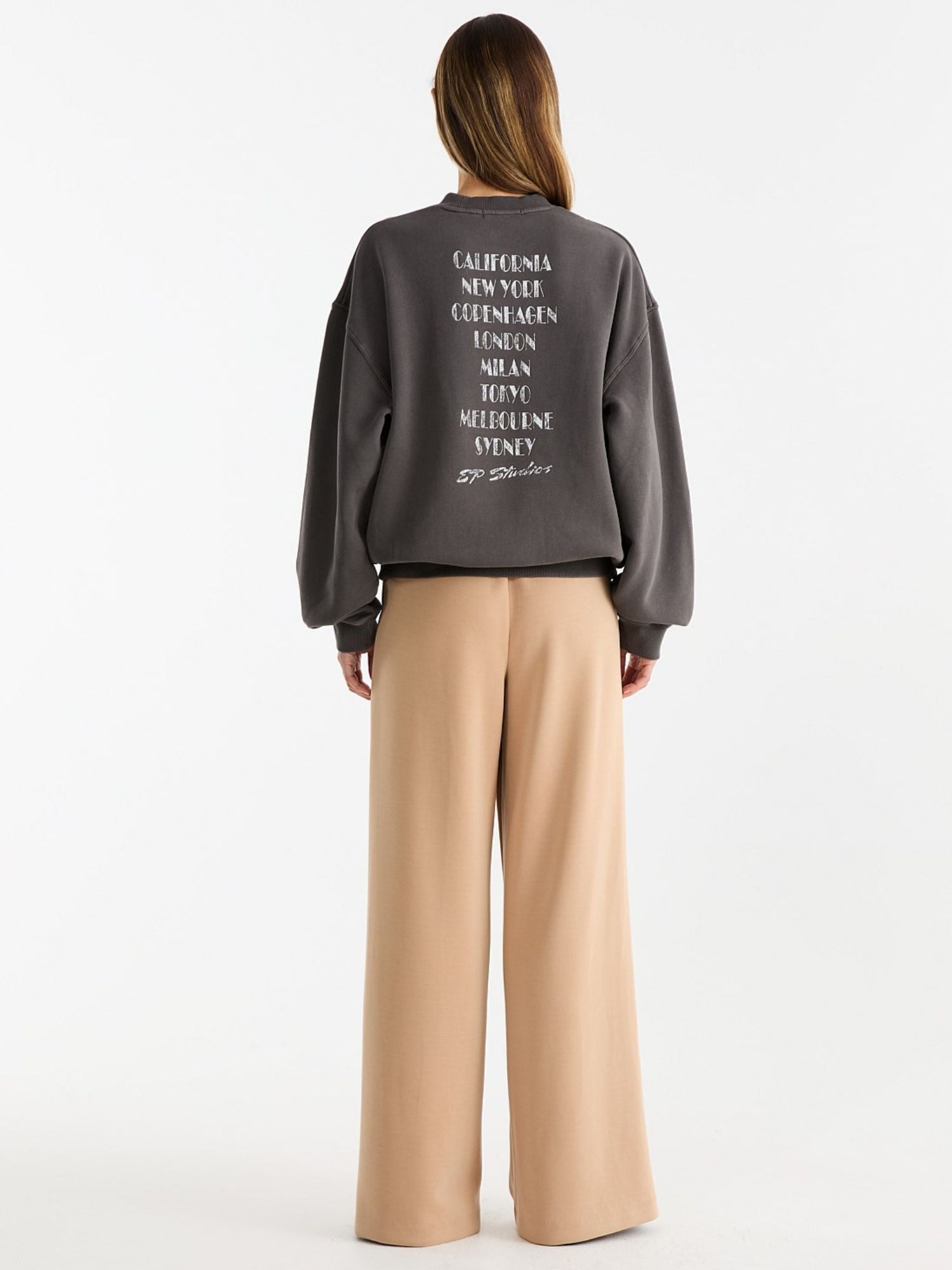 Ena Pelly - Pelly Tour Sweatshirt | Smoke