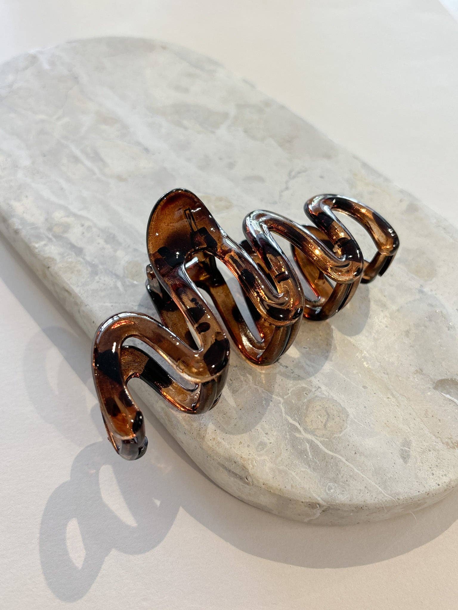Cappuccino Wavy Hair Claw Clip