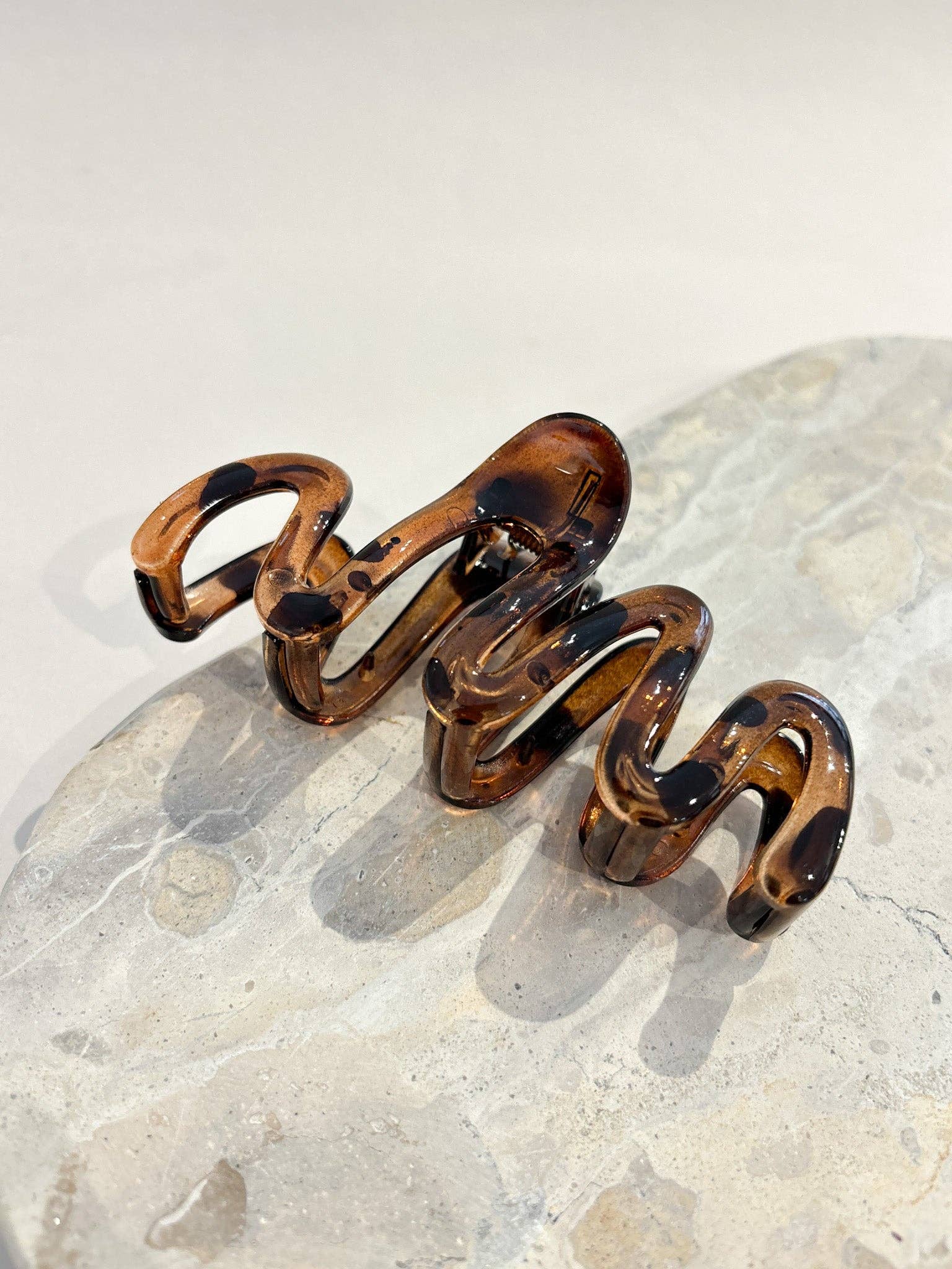 Cappuccino Wavy Hair Claw Clip
