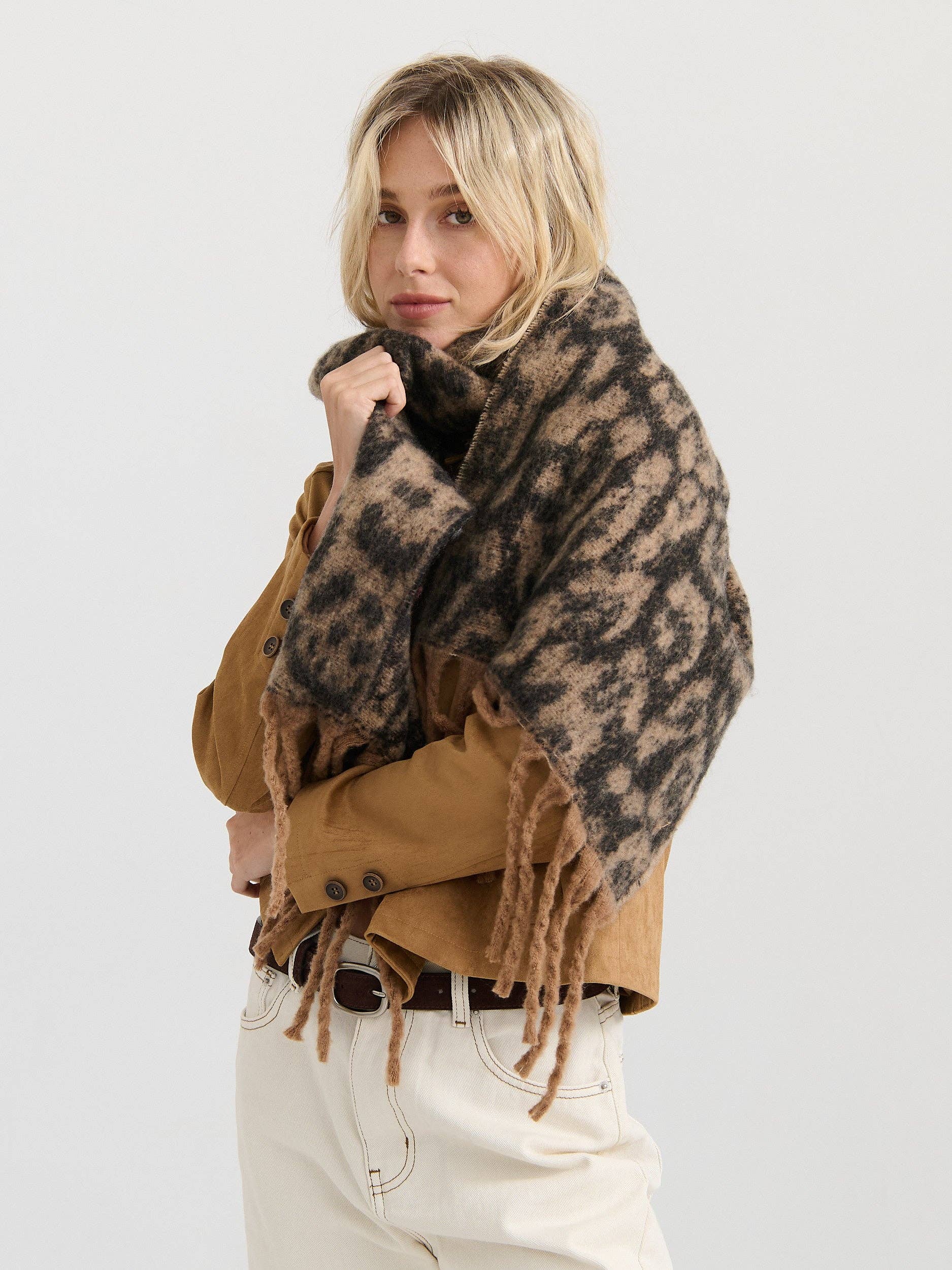 Leopard Patterned Fluffy Scarf