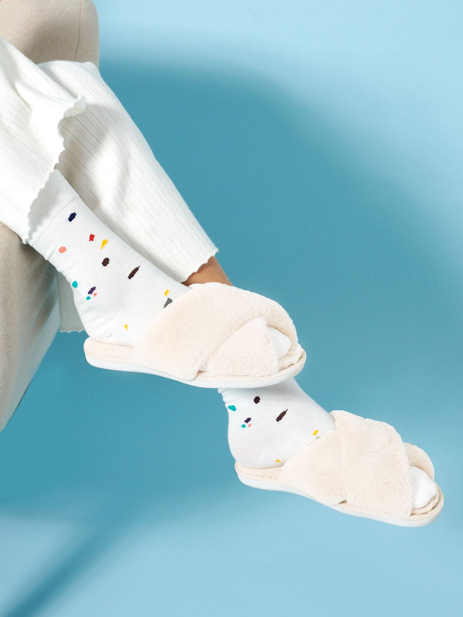Skylar Fluffy Slippers in White