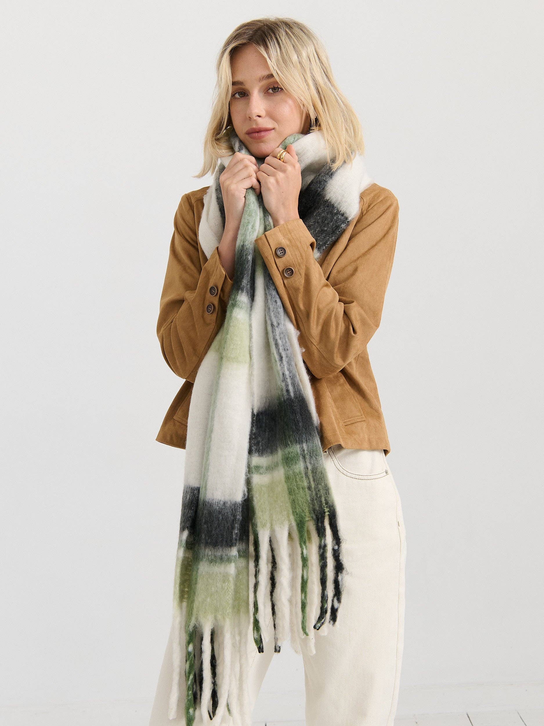 Moss Checkered Fluffy Scarf