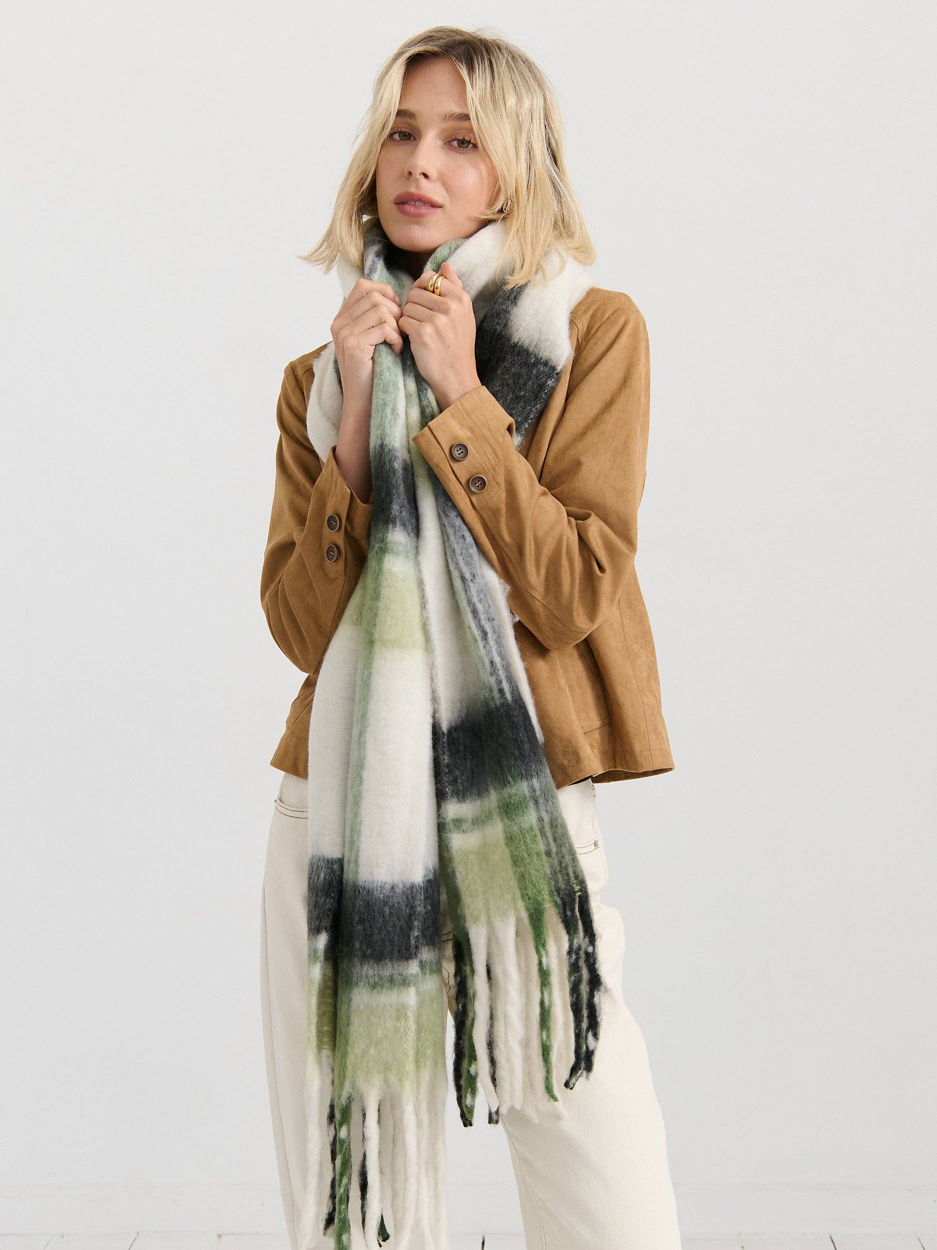Moss Checkered Fluffy Scarf