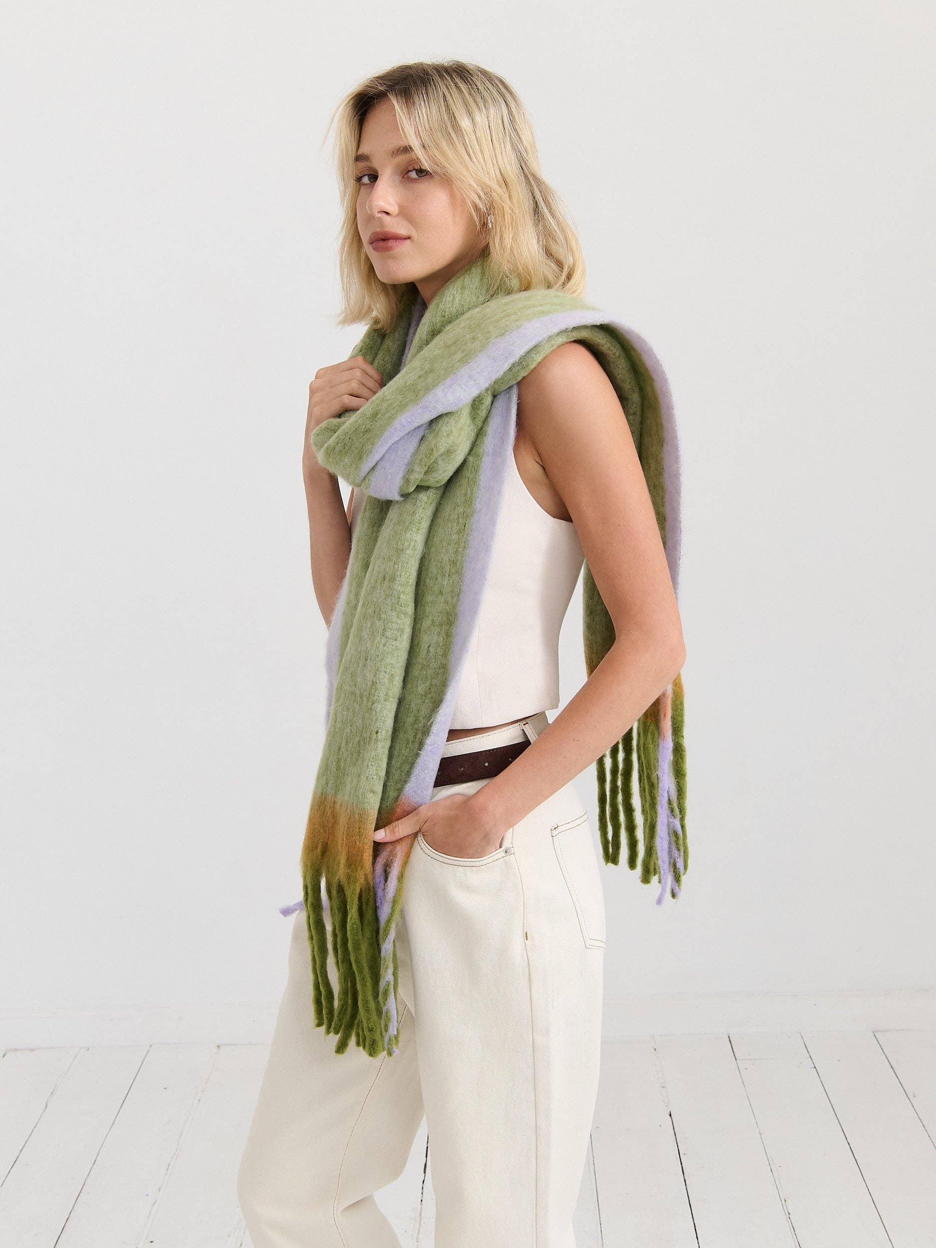 Lany Checkered Fluffy Scarf in Green