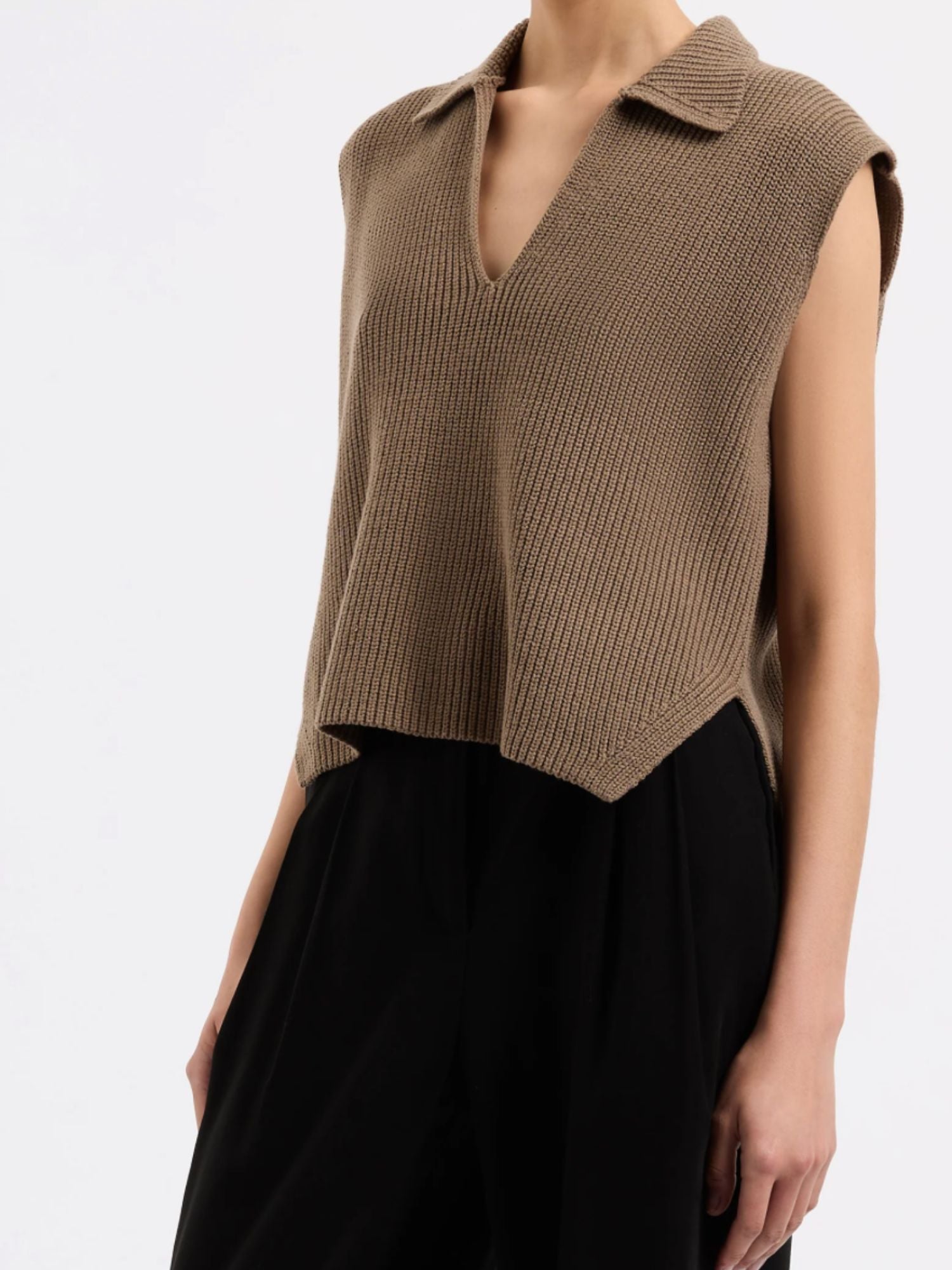 Enes Knit Vest | Chestnut